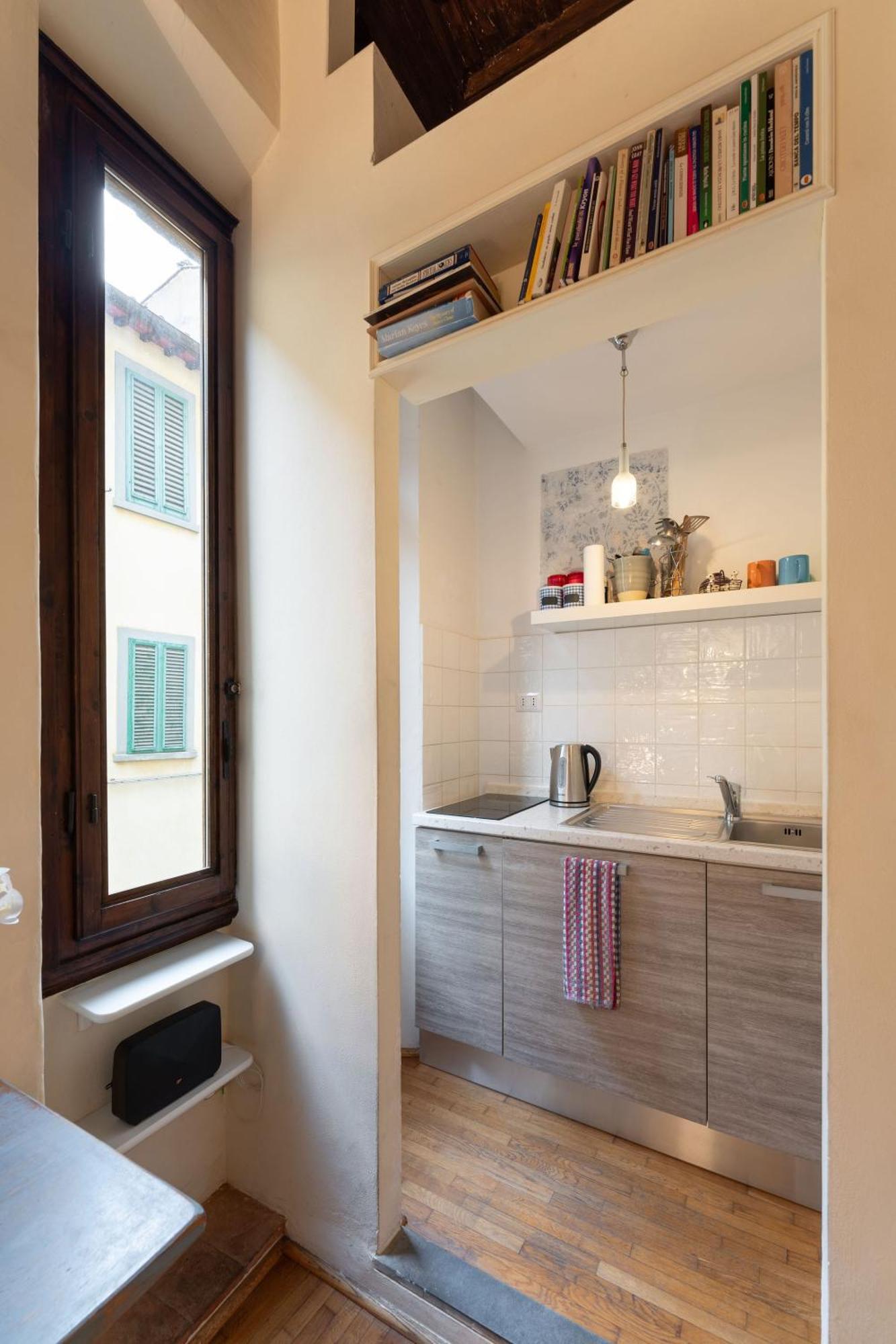 Appartamento Via Benedetta, 13 - Charming - Florentine Gem Steps From Station - Prime Spot! Firenze