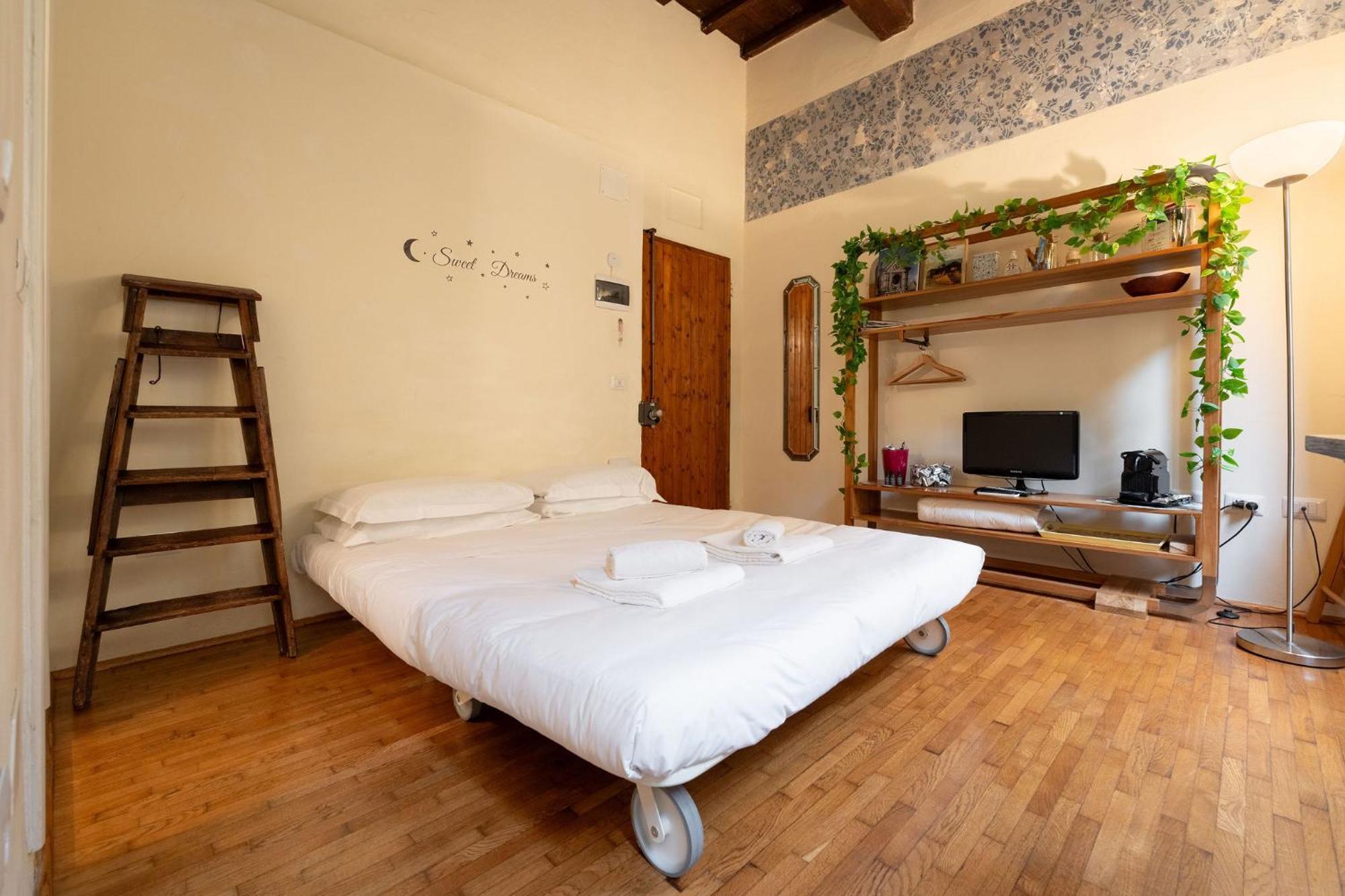 Appartamento Via Benedetta, 13 - Charming - Florentine Gem Steps From Station - Prime Spot! Firenze