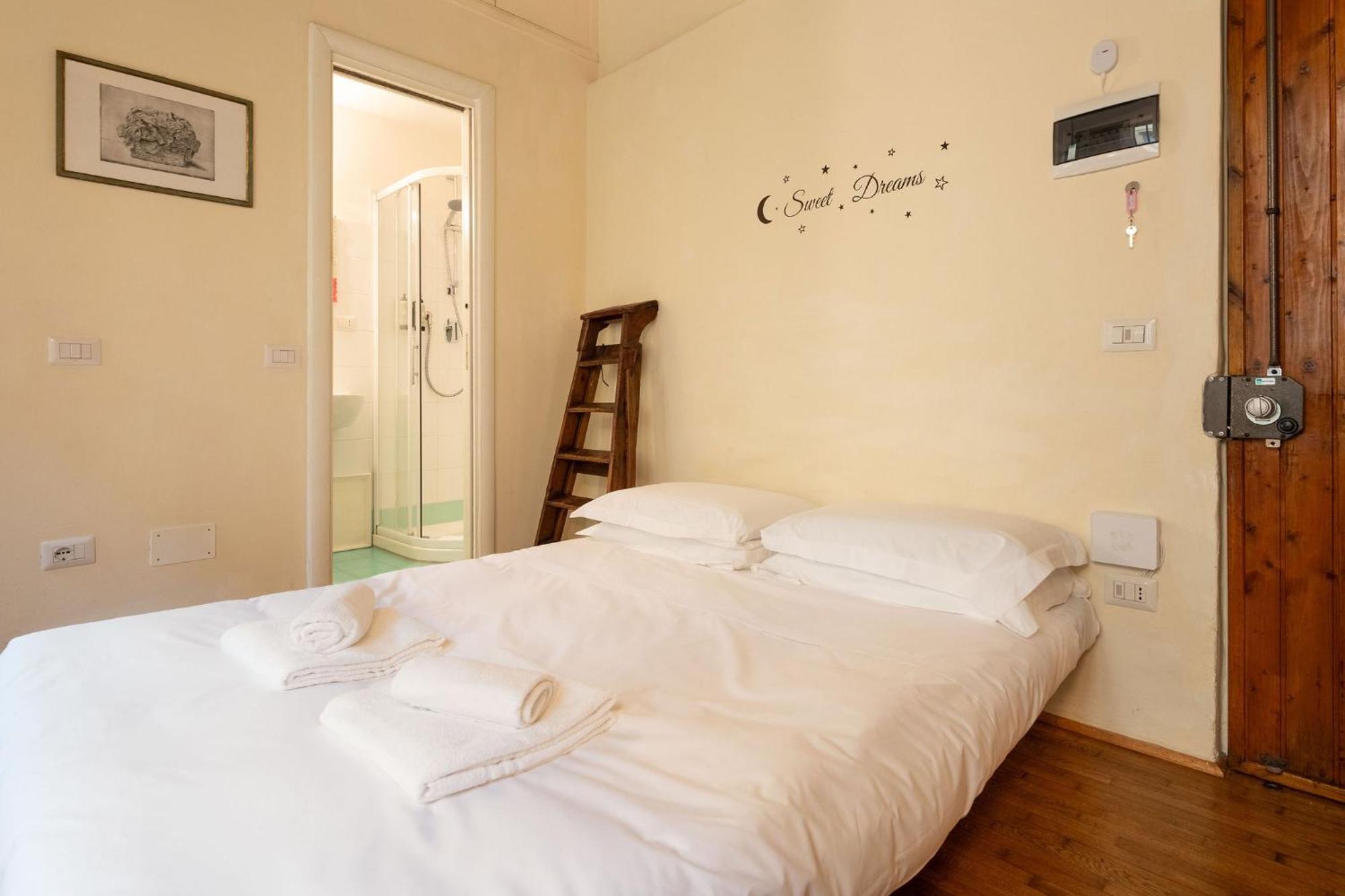 Appartamento Via Benedetta, 13 - Charming - Florentine Gem Steps From Station - Prime Spot! *