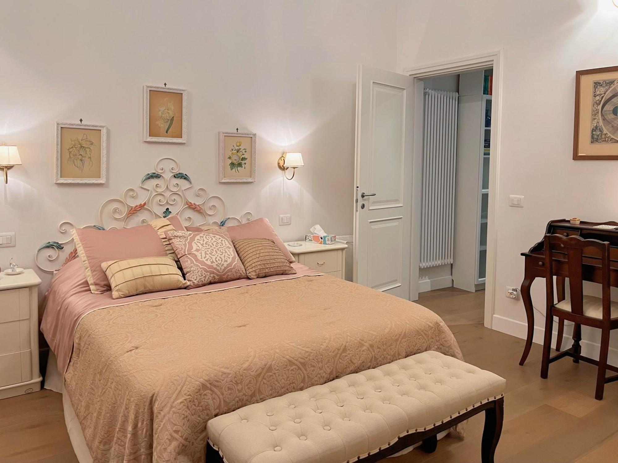 Apartment Luxury Art In Florence