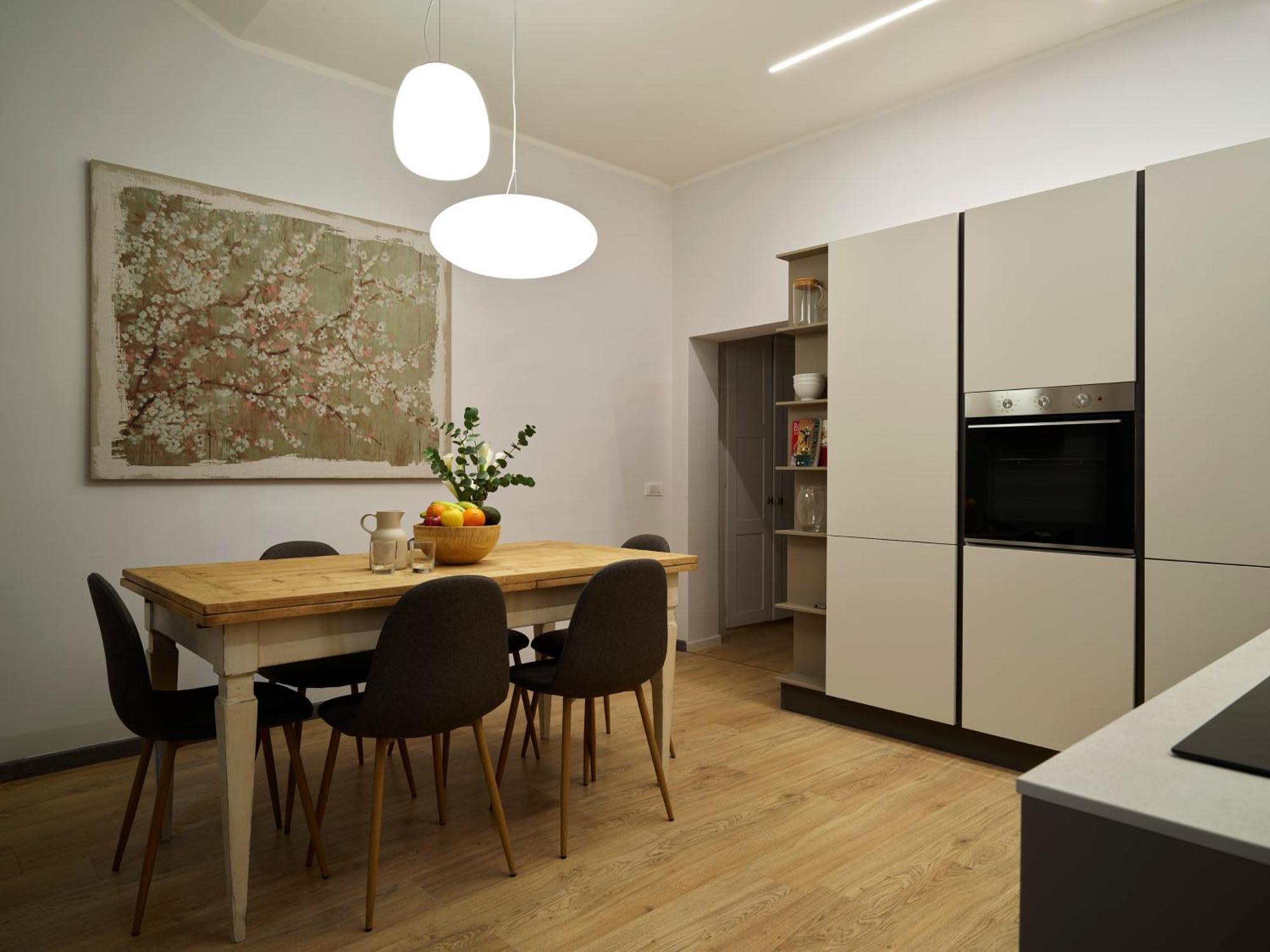 Bright 3-bedroom With Patio In Historic Center Near Duomo Firenze