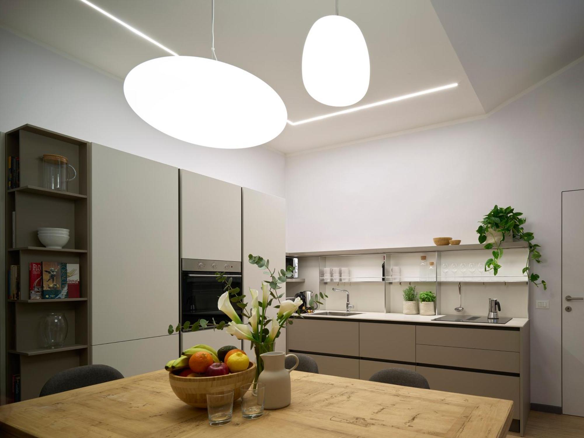 Bright 3-bedroom With Patio In Historic Center Near Duomo Appartamento *