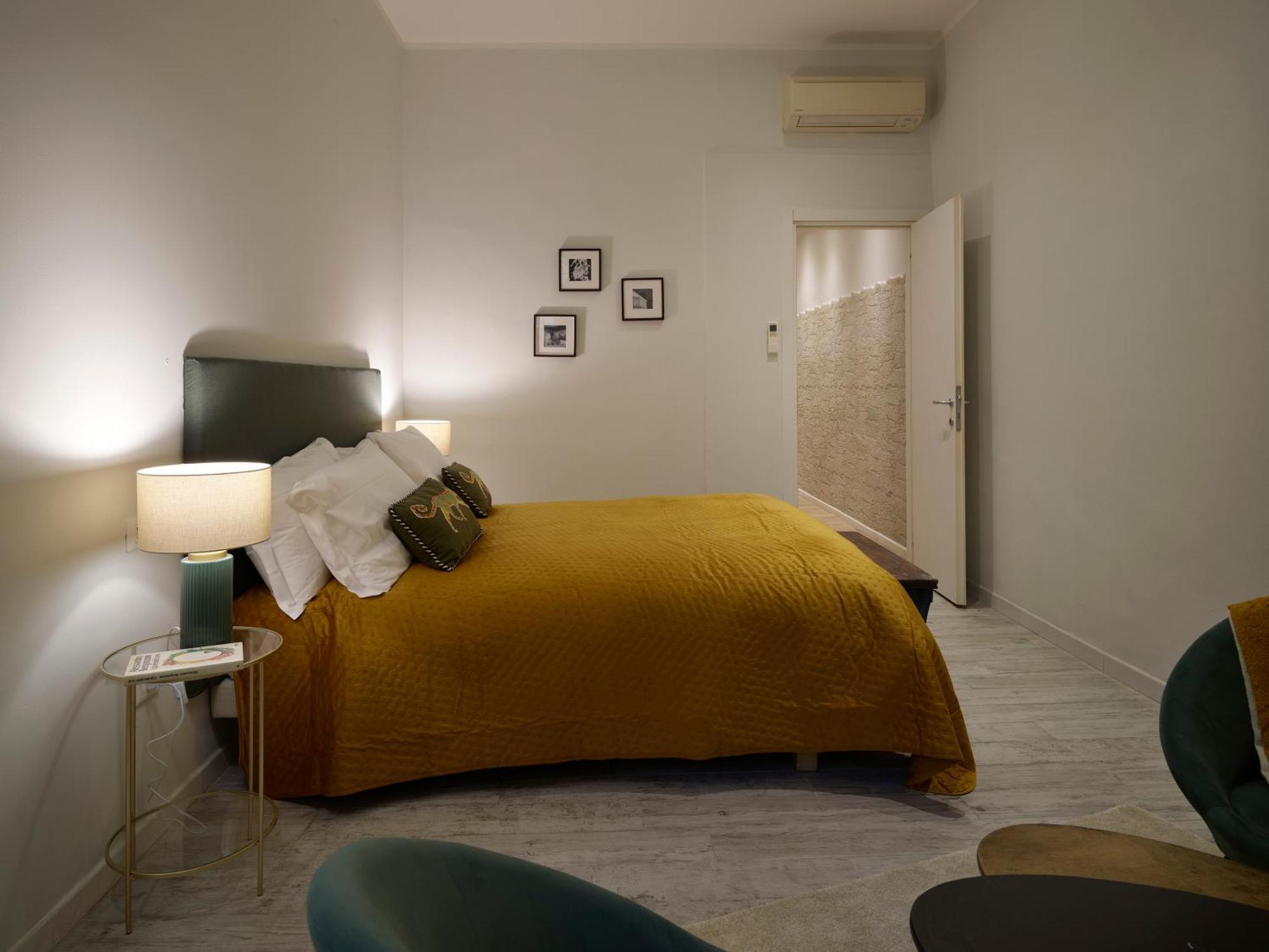 Bright 3-bedroom With Patio In Historic Center Near Duomo Appartamento Firenze