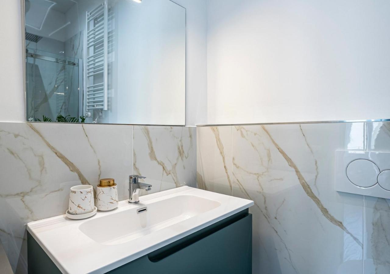 Lejlighed S.m.n-centro Bf48 Luxury Living With Balcony
