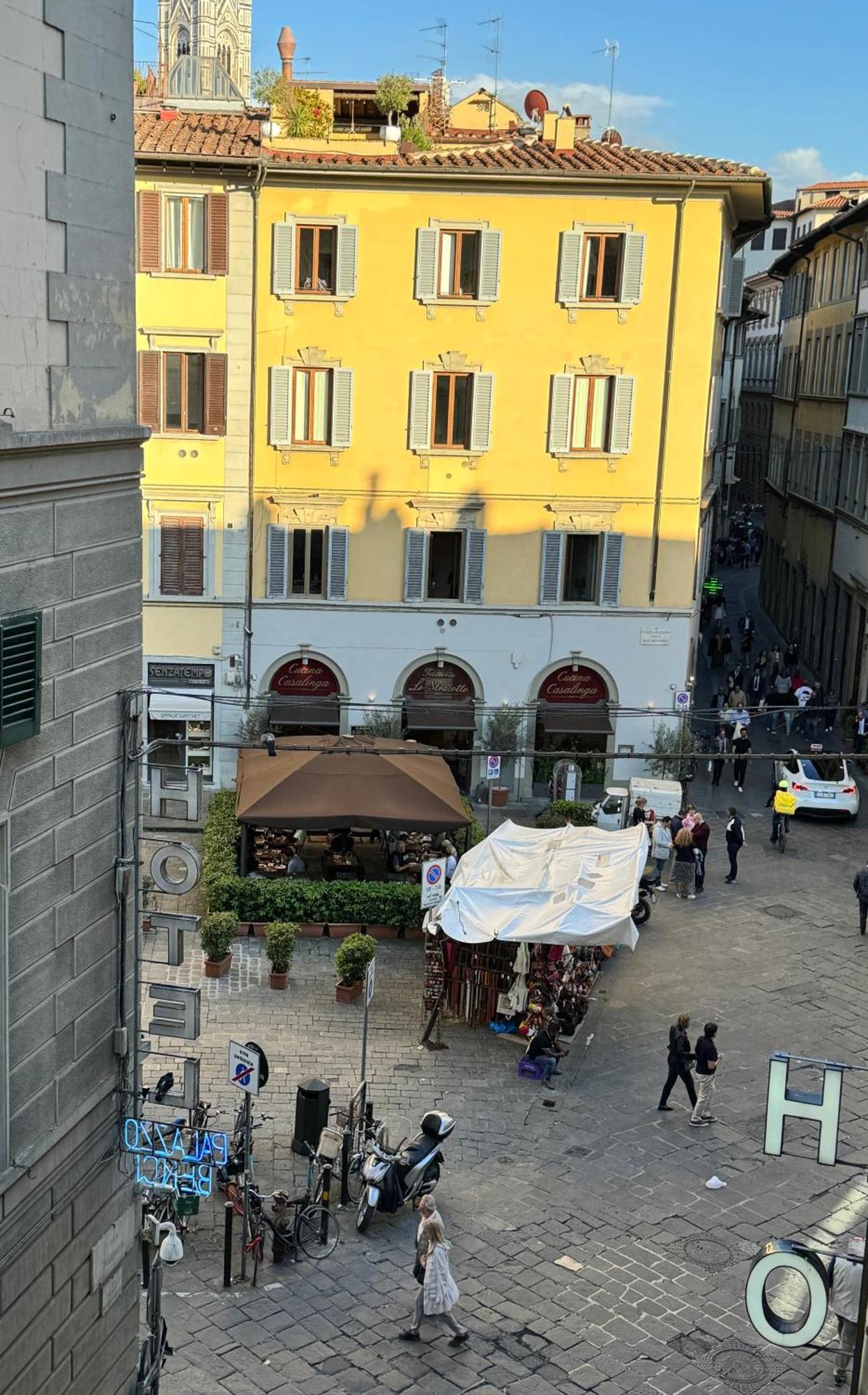 La Finestra Su San Lorenzo * Florença