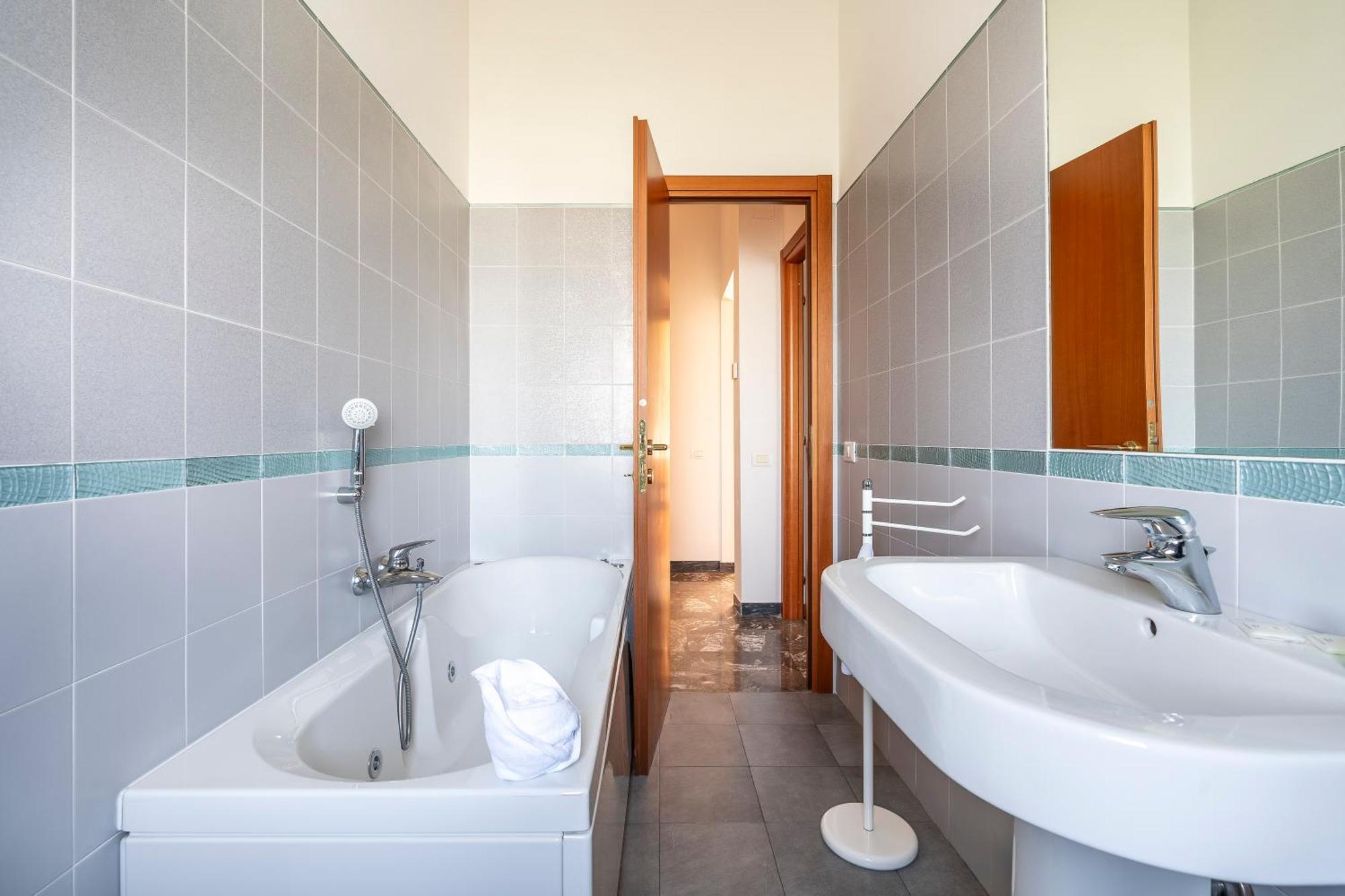 Varlungo Charming With Terrace Firenze