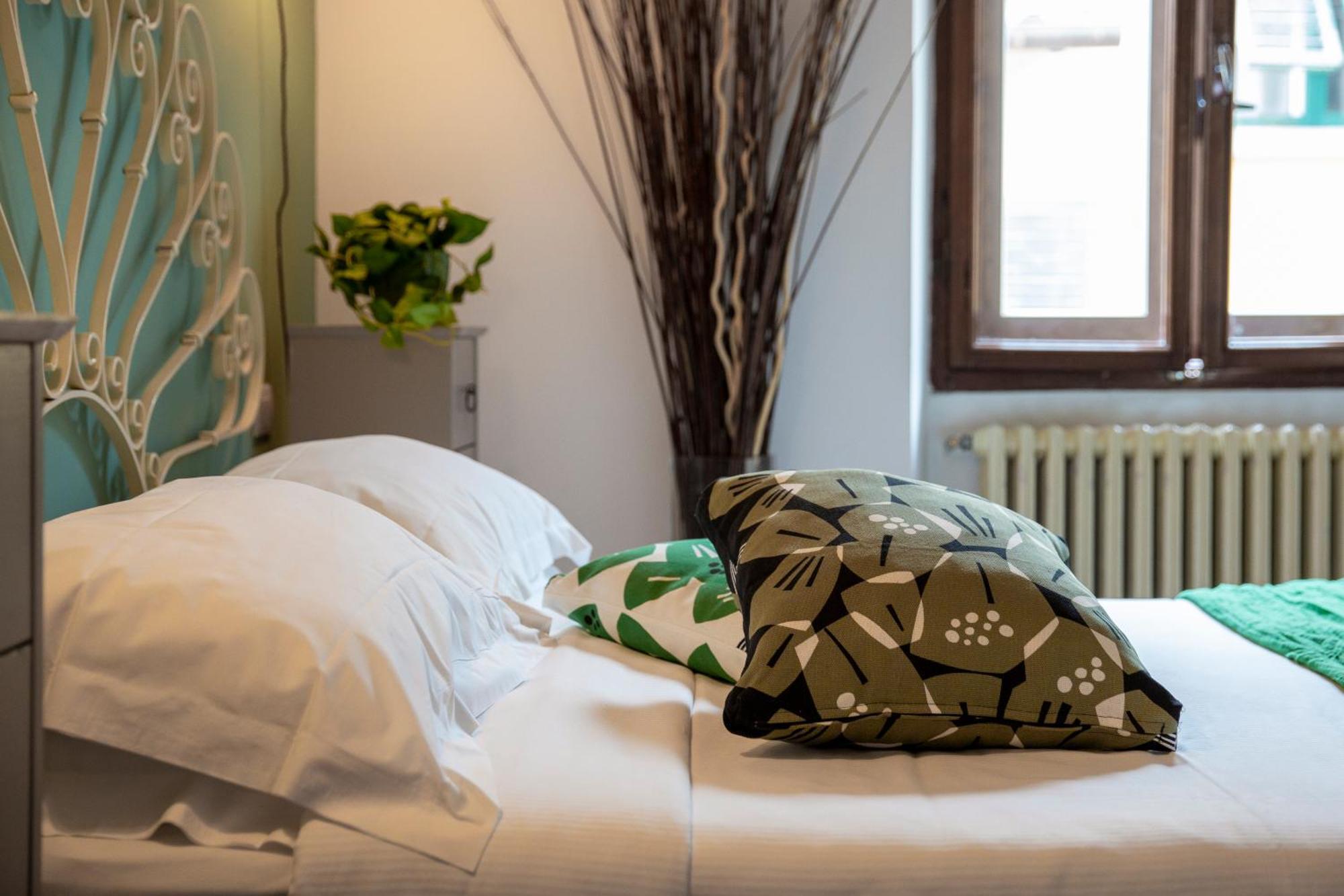 Downtown Colourful Flat Close To The Railway * Firenze