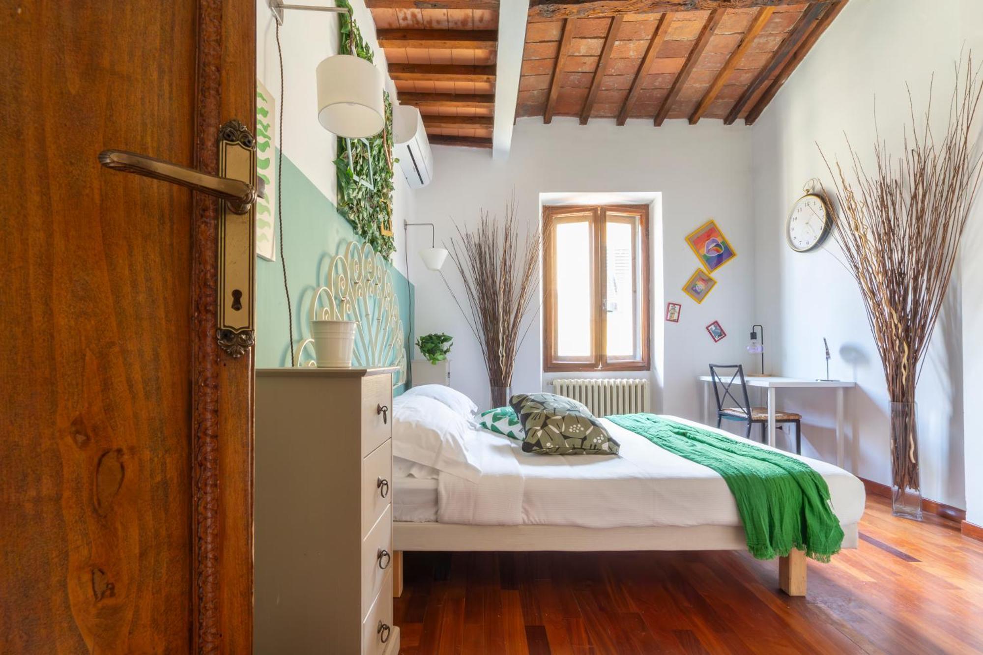 Downtown Colourful Flat Close To The Railway * Firenze
