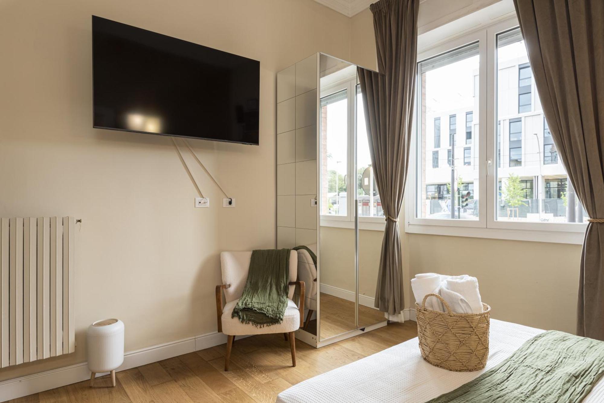 Apartamento Elegante Con Giardino Privato, Jacuzzi Nel Cuore Di