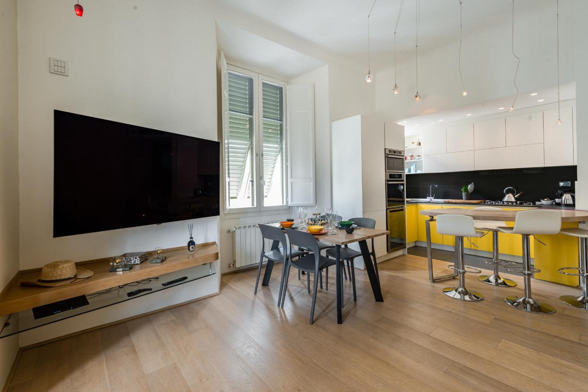 Quiet Designer Flat With Private Rooftop Terrace Leilighet