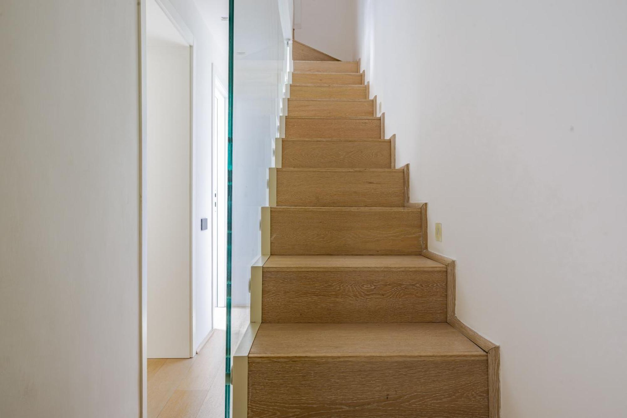 Quiet Designer Flat With Private Rooftop Terrace