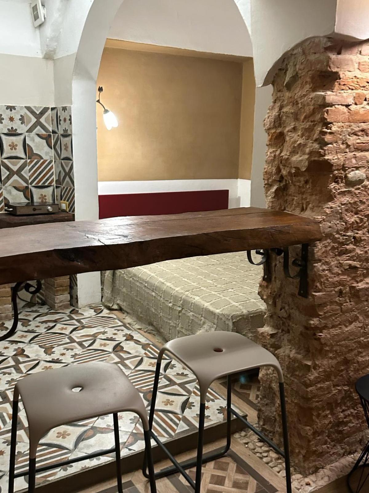Antiche Mura 36 *