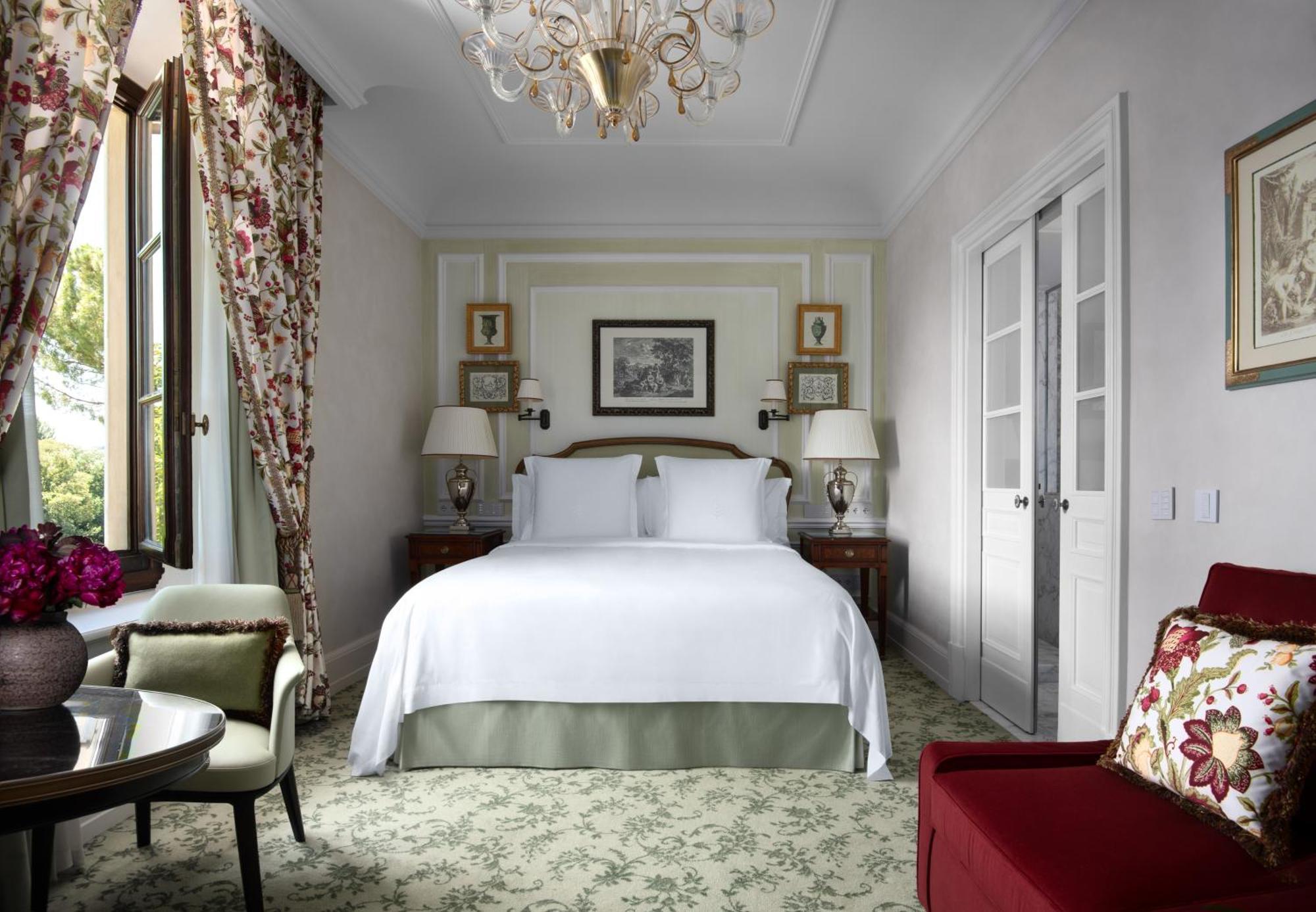 Four Seasons Hotel 5*