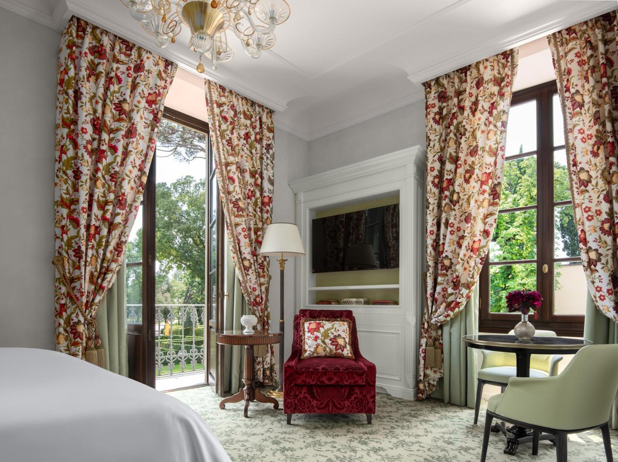 Four Seasons 5*