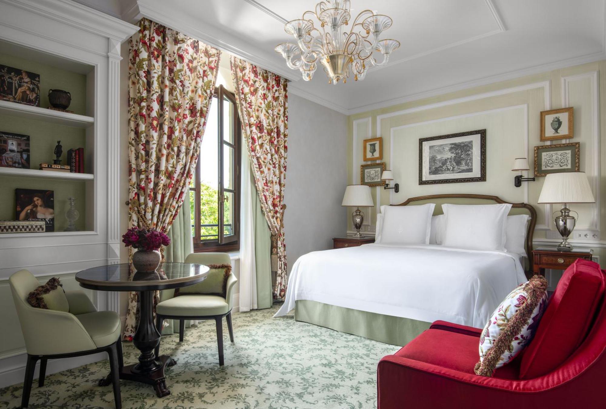 Four Seasons Hotel 5*
