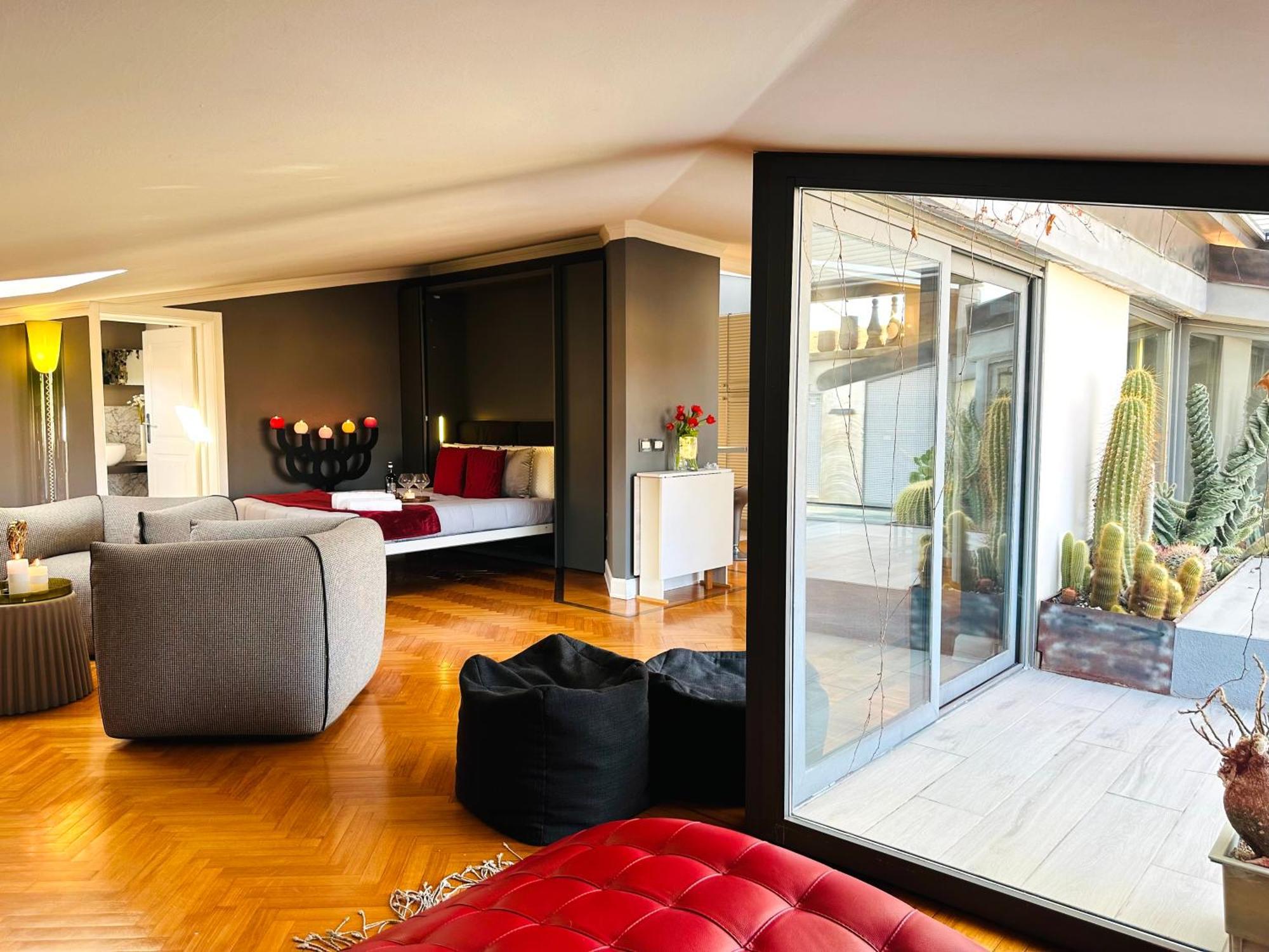 Romantic Luxury Penthouse Firenze