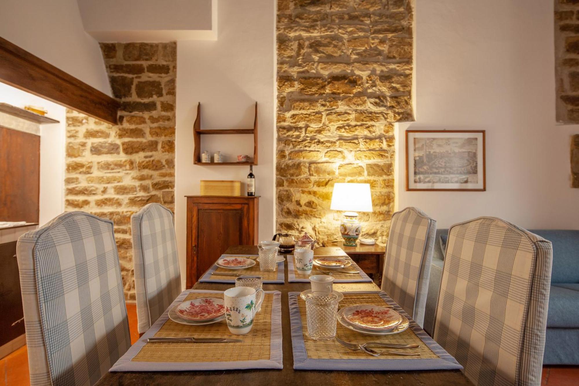 Aurora's, Renaissance Suite, Historic Apartment, Pivot Location, Few Walks From All, Ac Bedroom Apartamento Florença