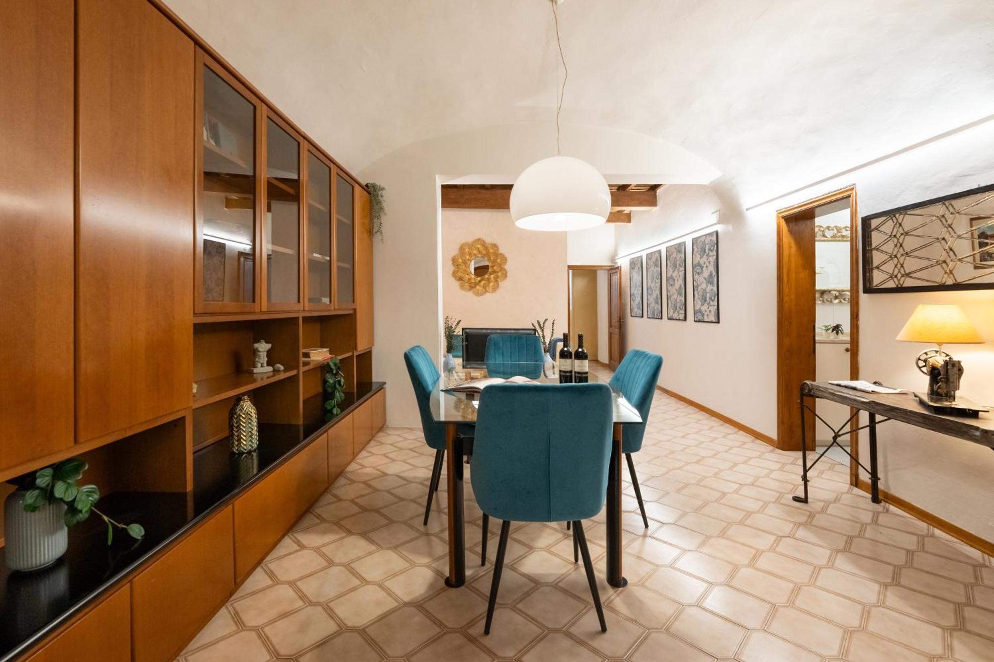 Via Sant'egidio, 3 - Spacious And Bright Just 300mt From The Duomo Appartement