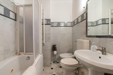 And Quiet Loft 5 Minutes Walk From The Duomo Florença