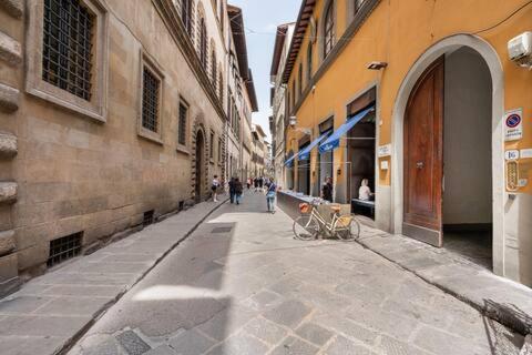 And Quiet Loft 5 Minutes Walk From The Duomo Apartamento Florença