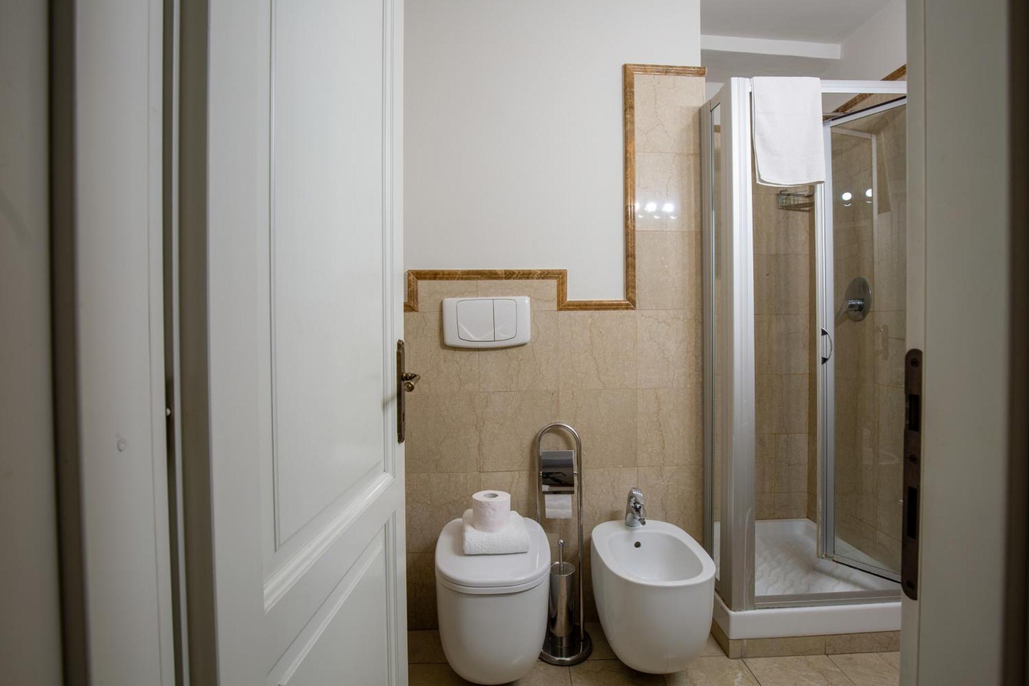 Rondinelli Charme Prestige Apartamento *