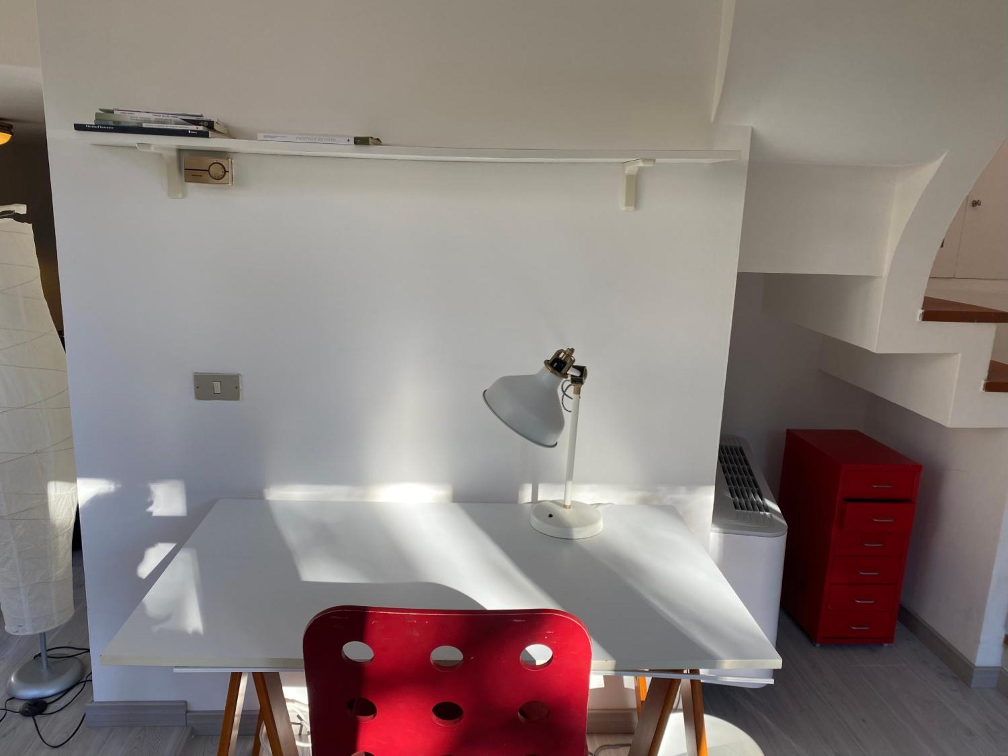 Cozy With Access To Garden Apartment *