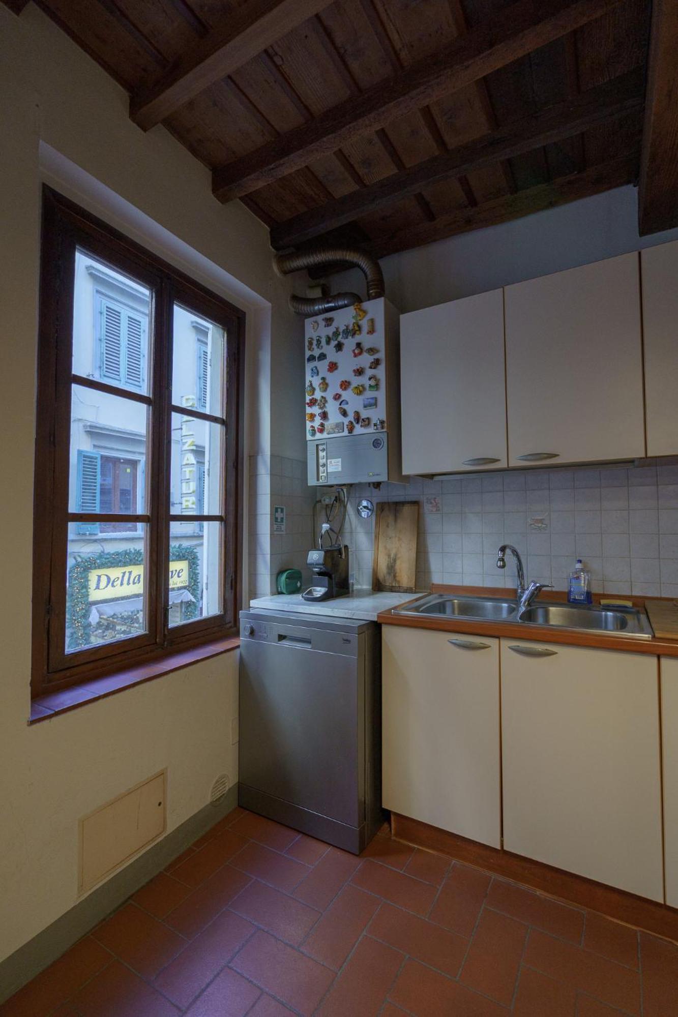 Traditional Florentine 1br Close To Piazza Santa Croce Appartamento