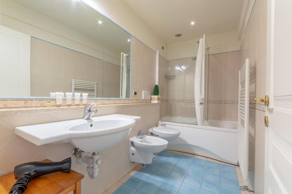 Appartamento A Flat In Via Della Vigna Nuova