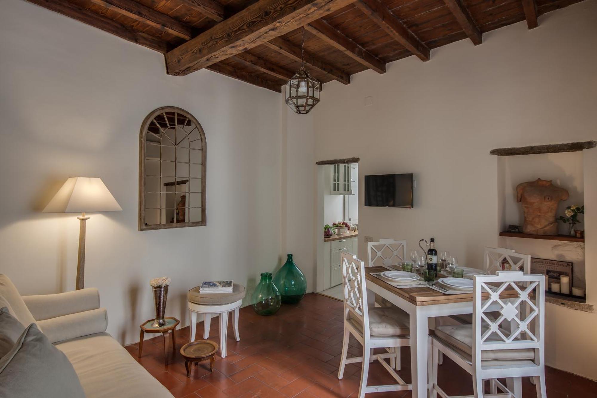 Florence- Gemma 2bd Tornabuoni Area * Firenze
