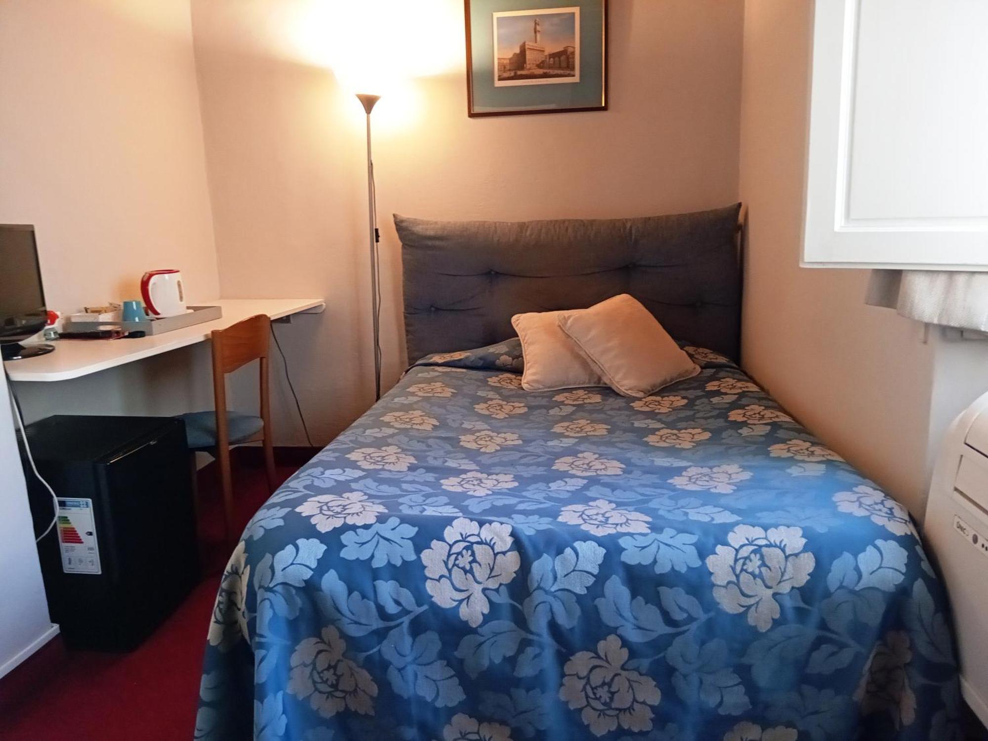 Tourist House Hotel