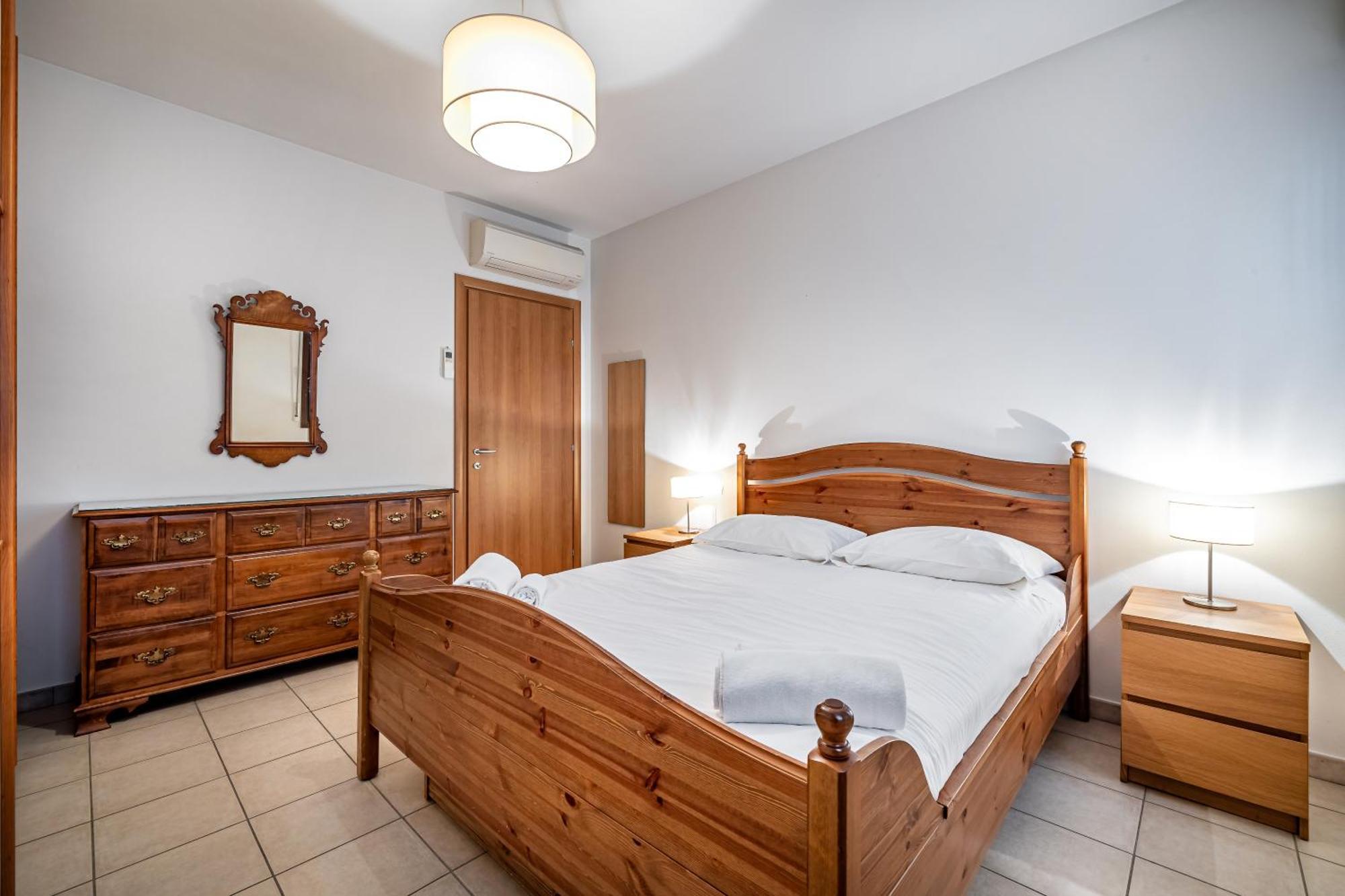 Yd Settimello With Parking Appartement Florence