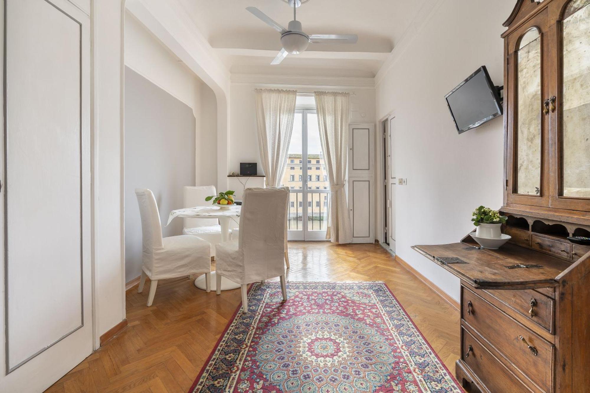 Acciaiuoli 18 Apartment