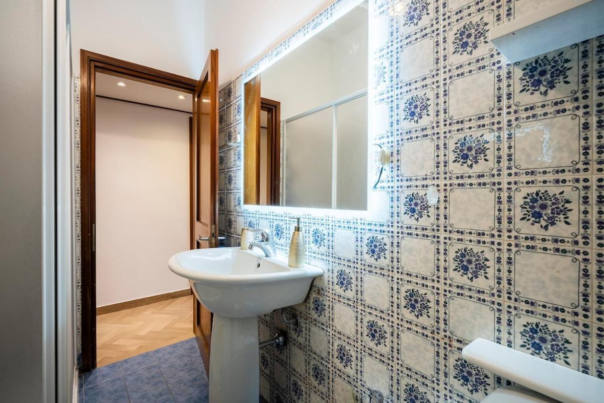 Near Airport 8 Guests - Big Elegant Appartement *