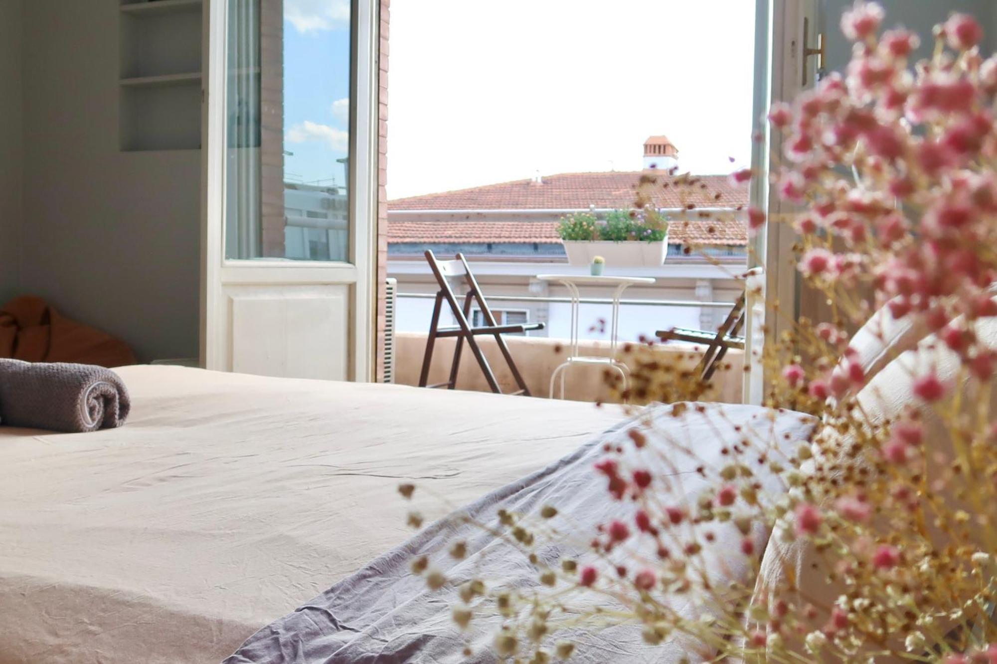 Cozy Esthers S With Balcony Firenze
