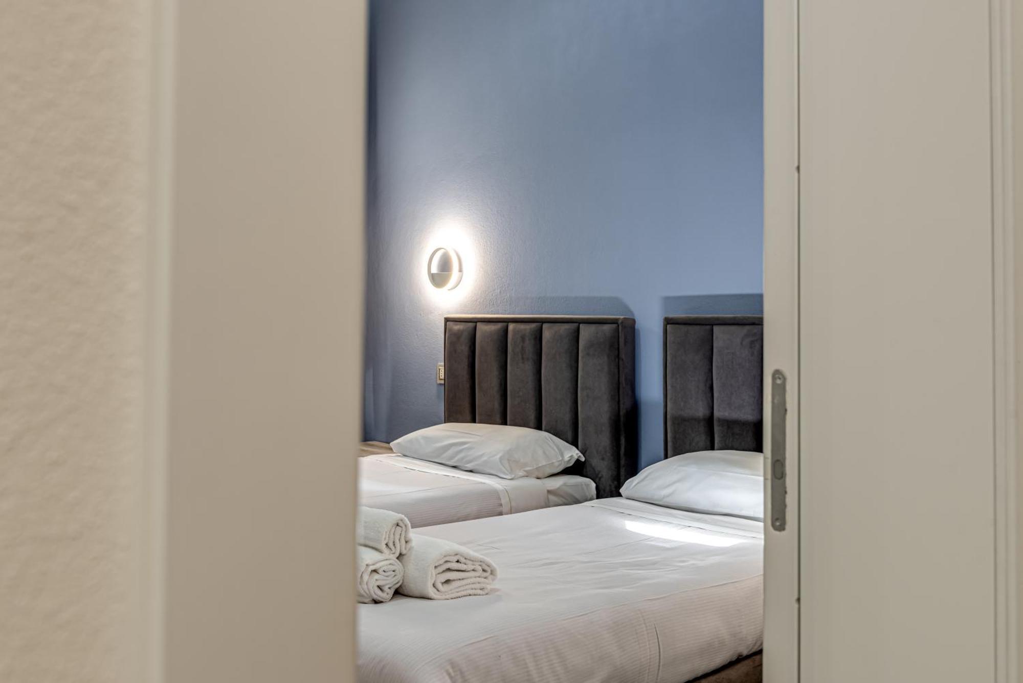 Gavin House - Sweet Dreams In Firenze