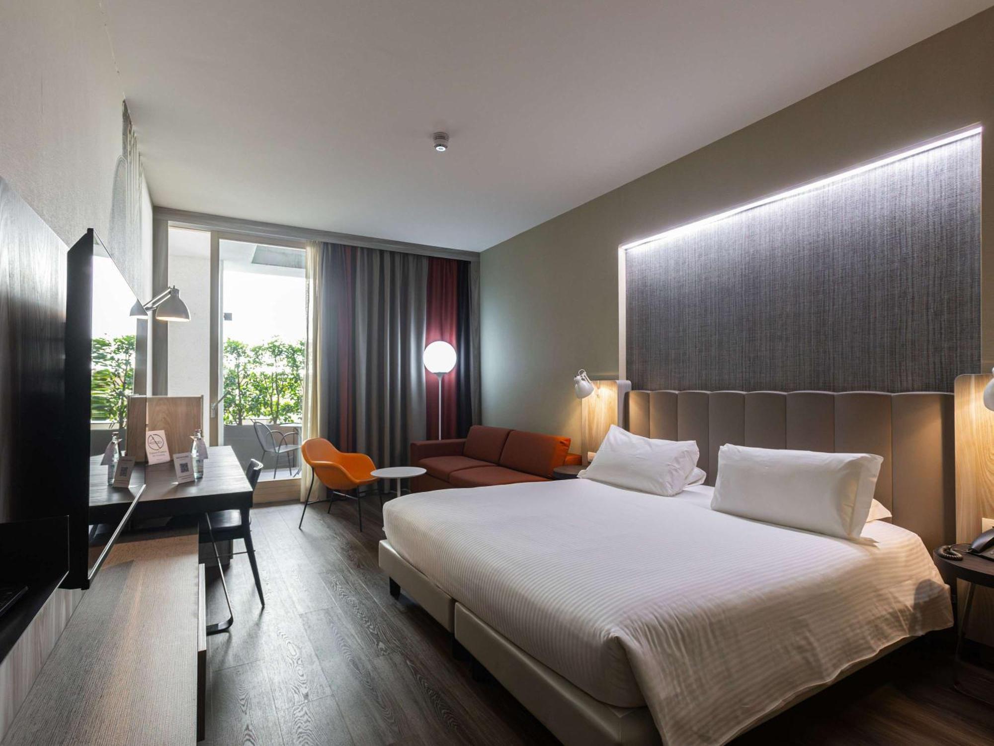 Mercure Centro Hotell 4*