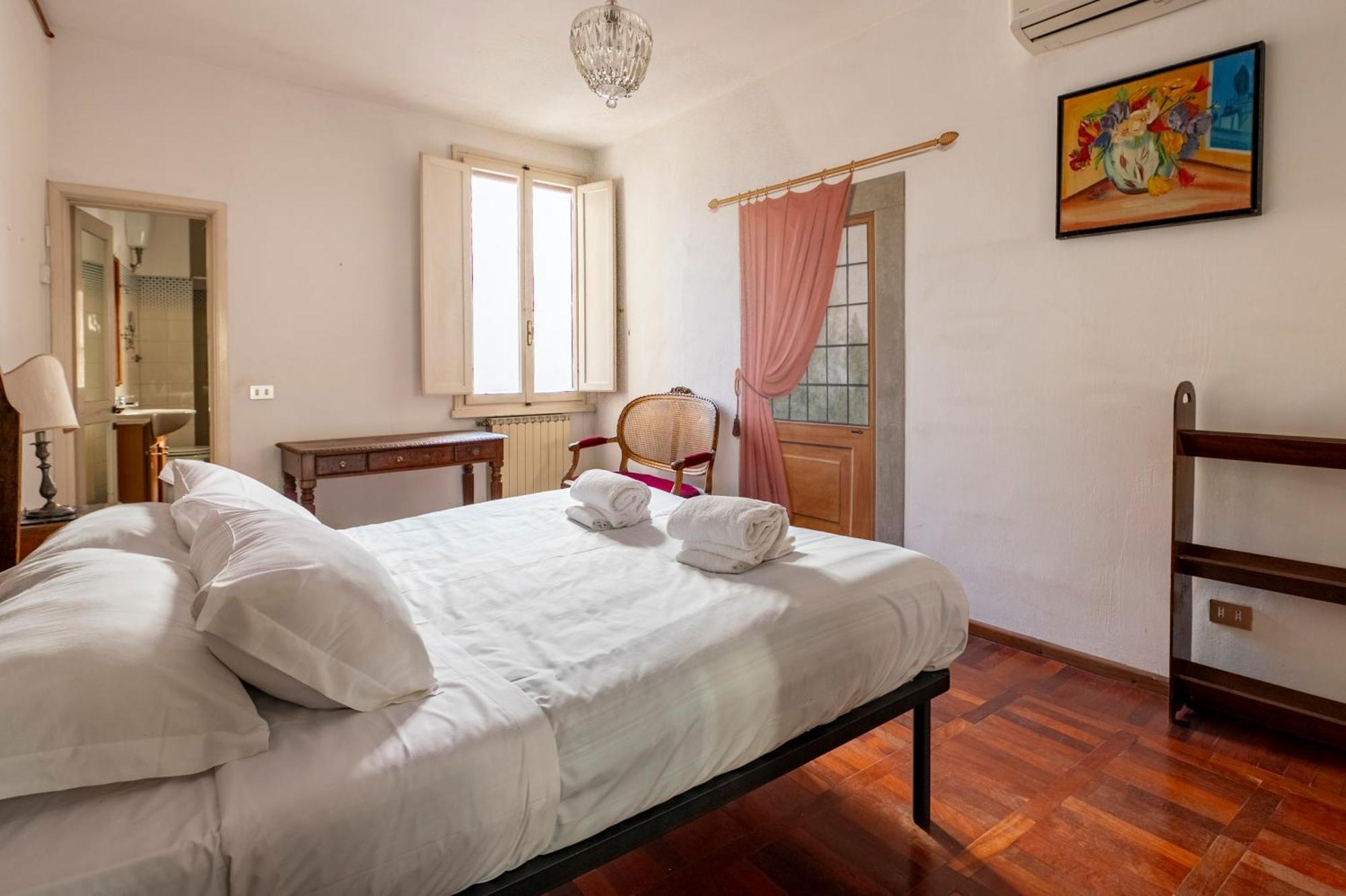 Gasthuis Caravaggio- Con Bagno Privato In Condiviso Oltrarno Florence