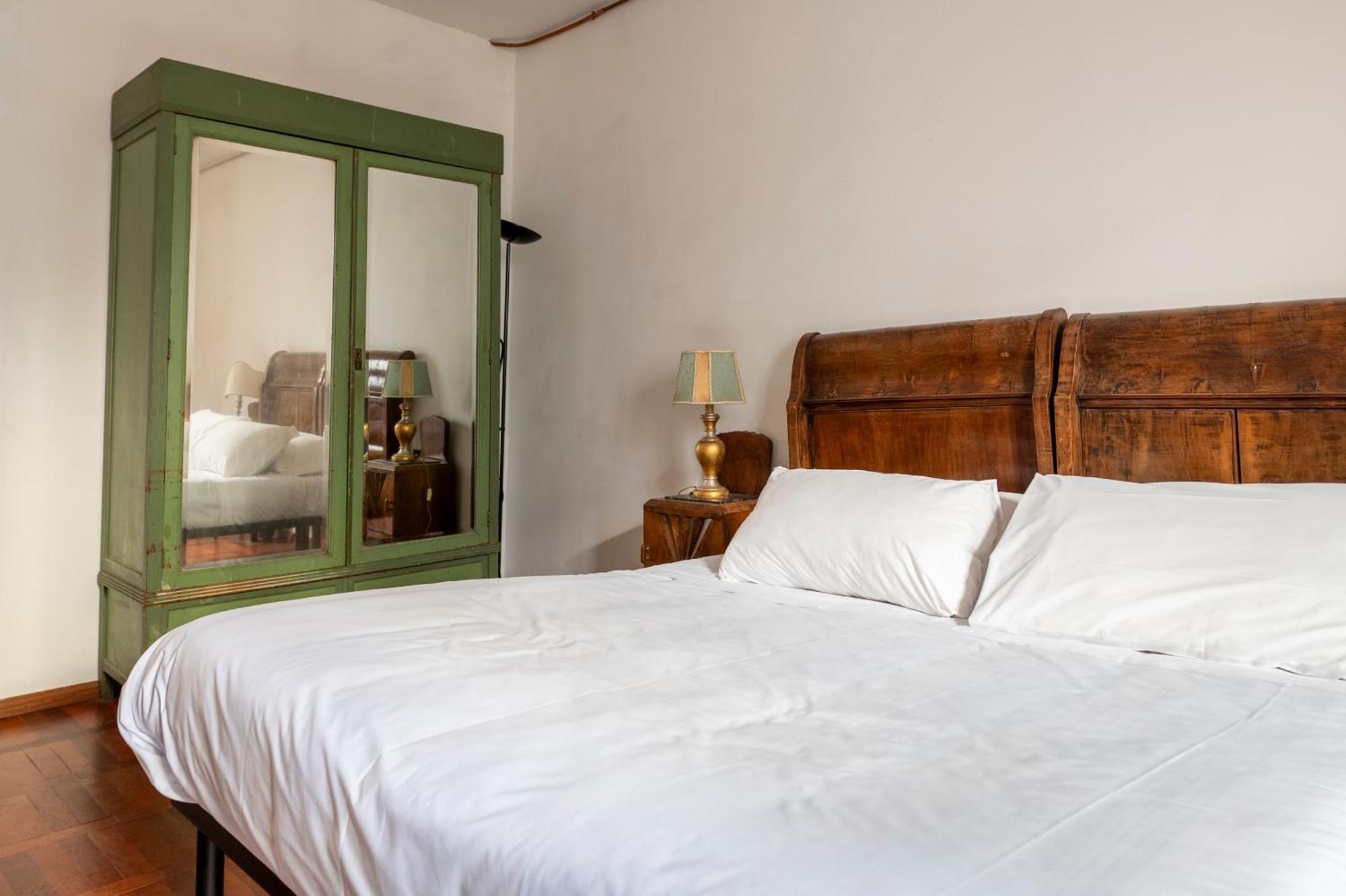 Caravaggio- Con Bagno Privato In Condiviso Oltrarno Gasthuis Florence