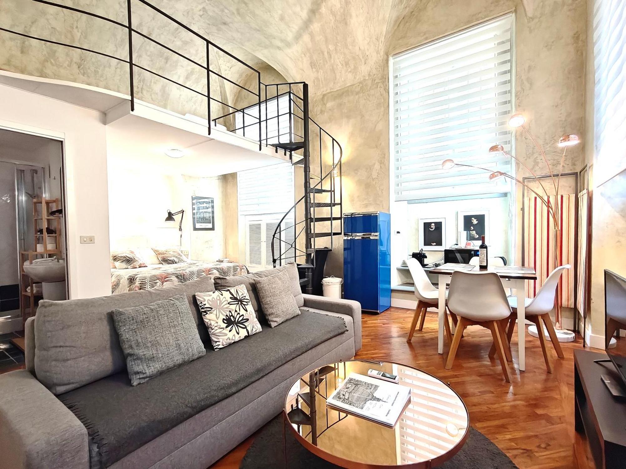 Chic Mamma Deluxe Loft Apartment