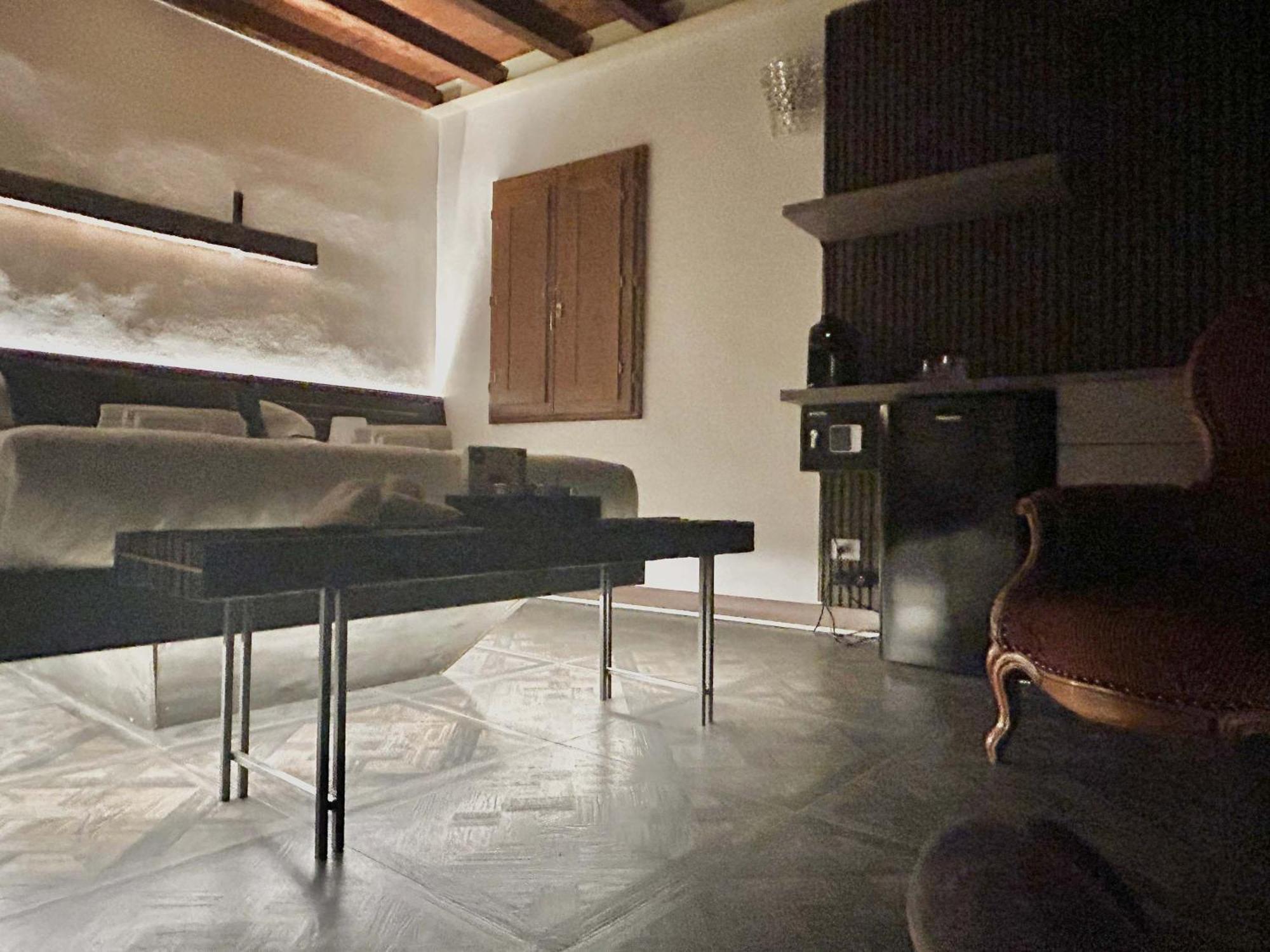 Bed & Breakfast Opus Boutique Tosca -city Center 4*