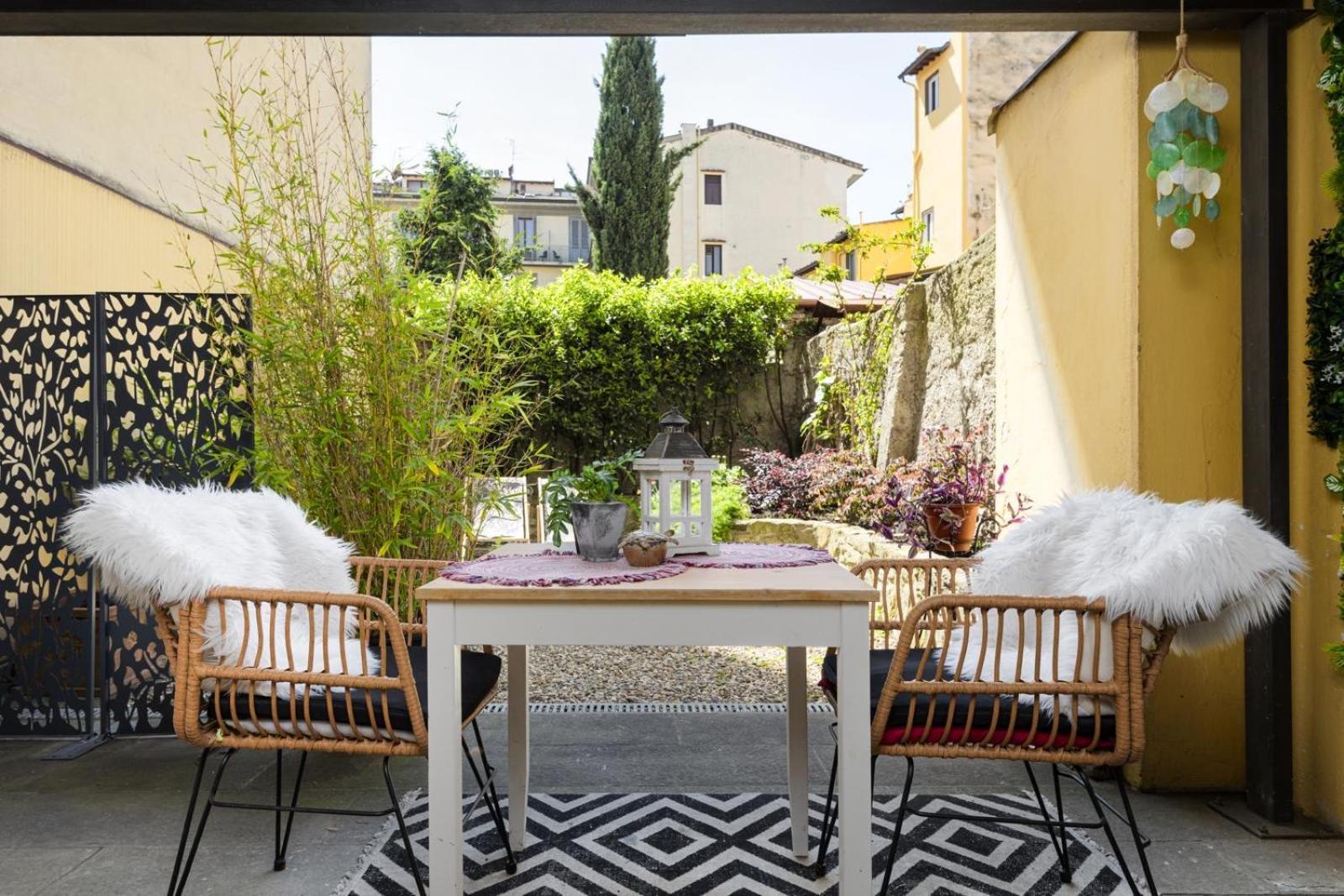 Apartamento Nadia's Lovely - With Private Garden And Jacuzzi Florença