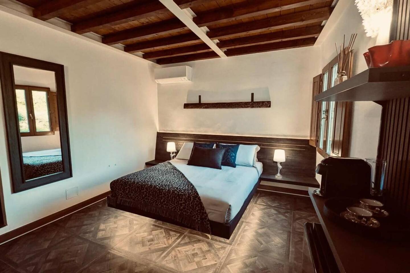 Opus Boutique Tosca -city Center Bed & Breakfast 4*
