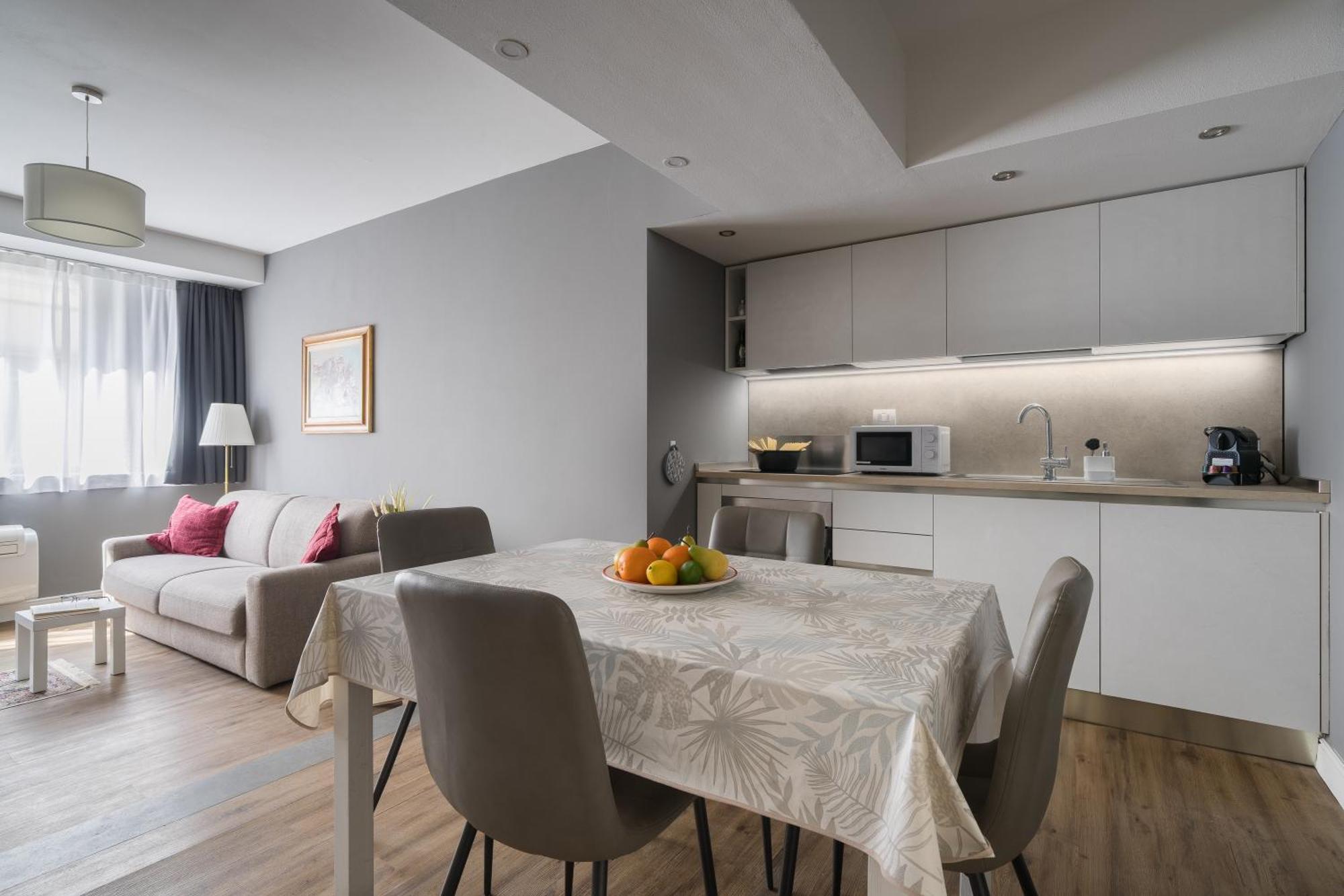 No 32 - Modern Luxury
