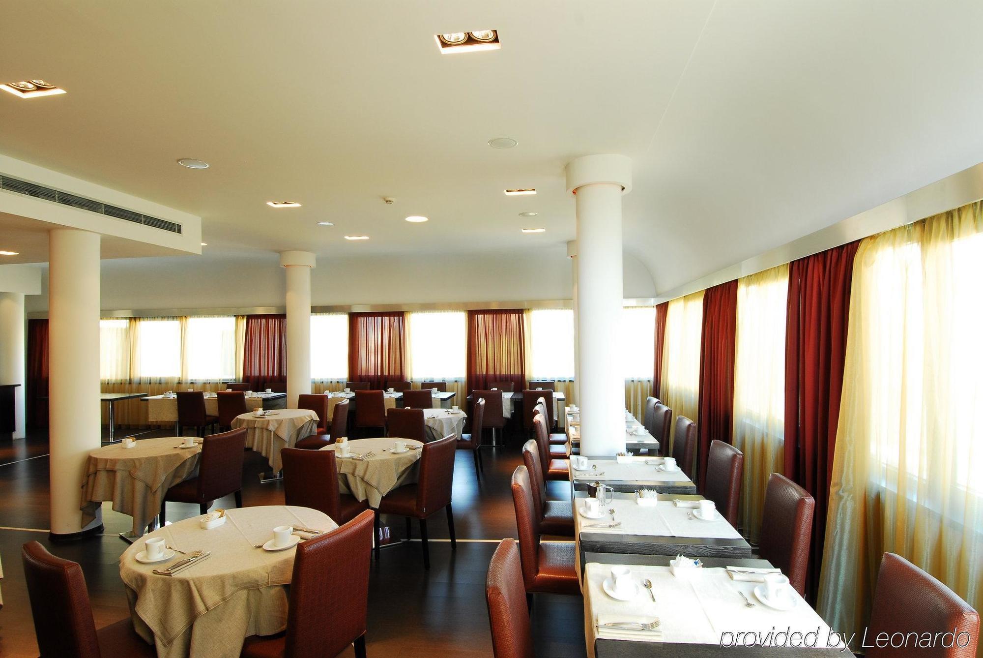 Cosmopolitan 4*