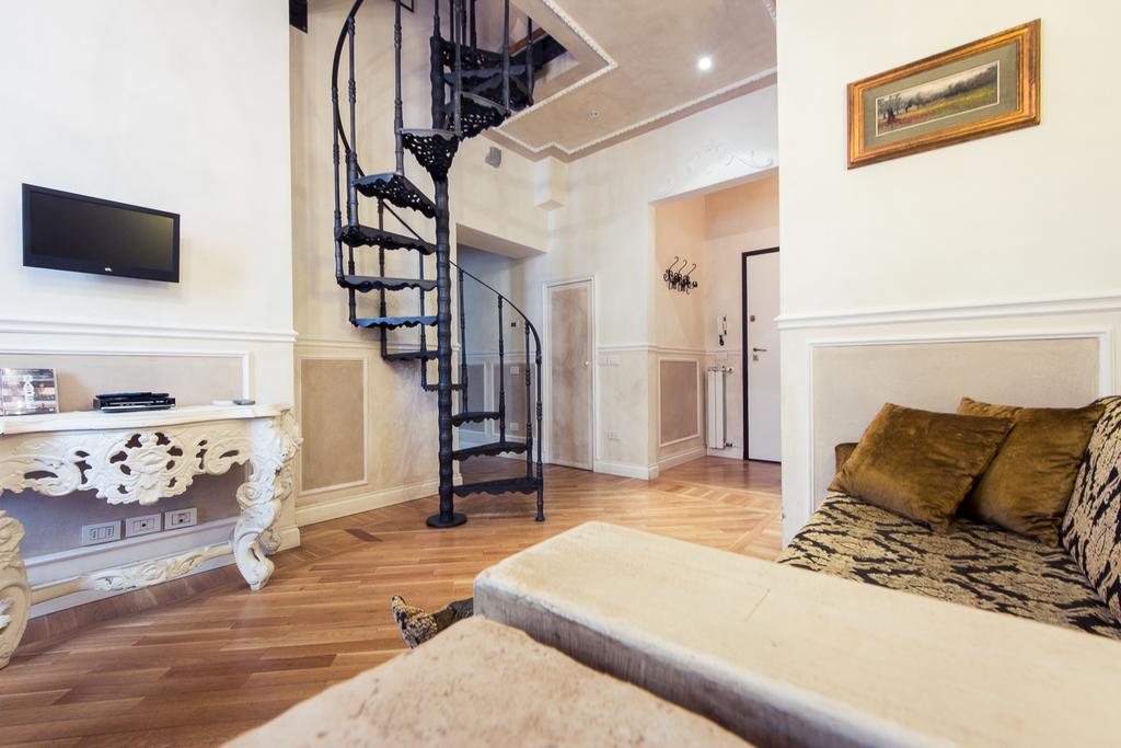 Apartment Bargello