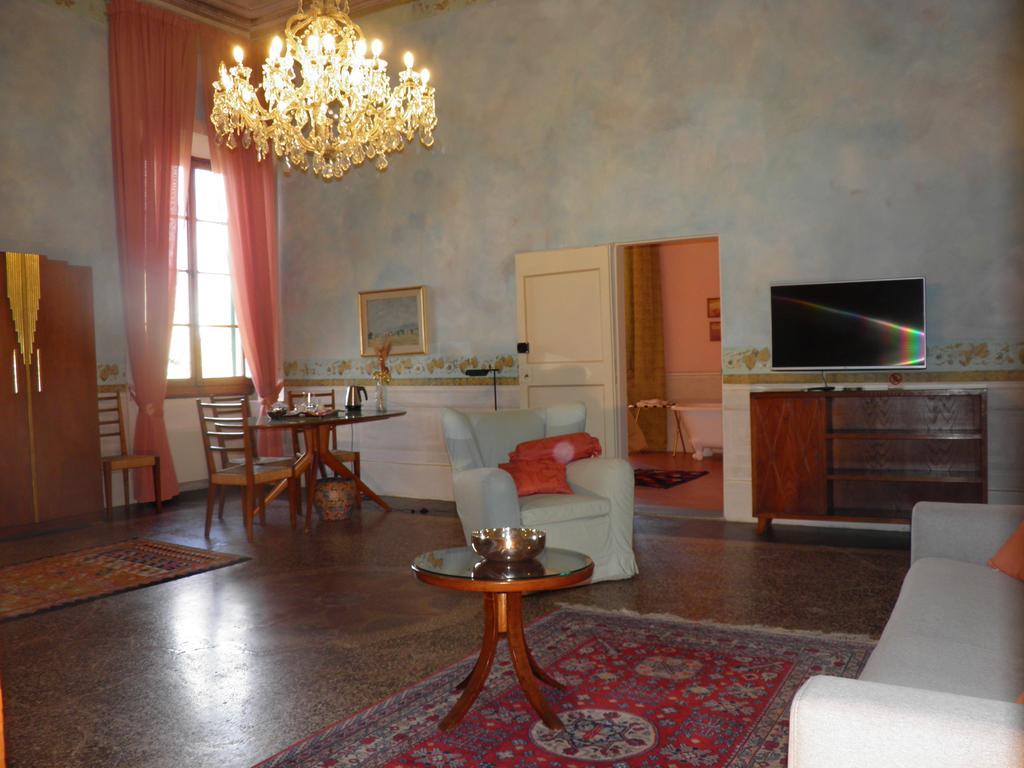 Bed & Breakfast Torre Dei Lari Residenza D'epoca