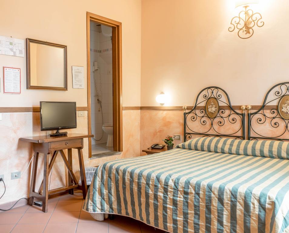 Monica Hotel