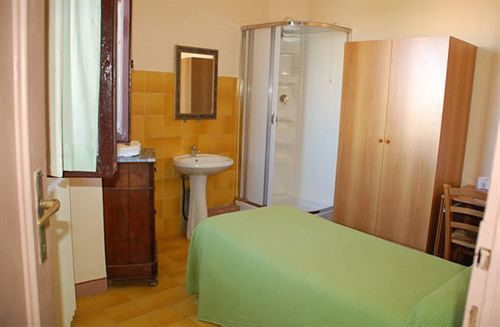 Hostel 7 Santi Florence