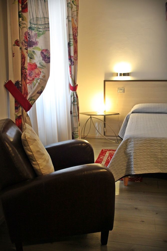 Magenta Hotel