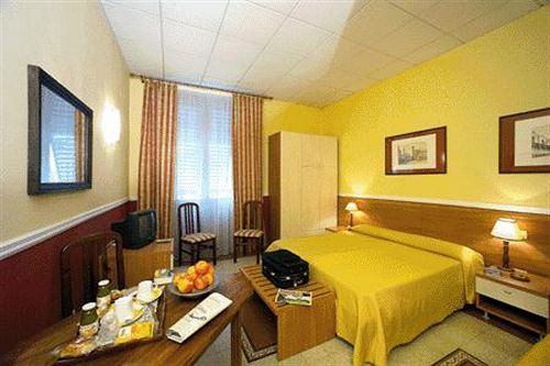 Residenza Manzoni Acomodação com café da manhã  3*